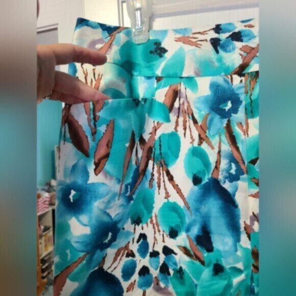 Laura Petites Floral Blue Green Front Slit Pocket Knee Length Midi Pencil Skirt - Picture 11 of 15